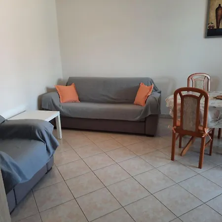 Mit Privater Terrasse By Interhome شقة *