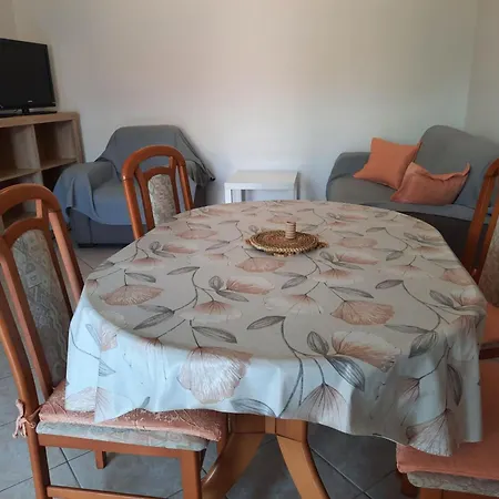 Mit Privater Terrasse By Interhome * バニョレ