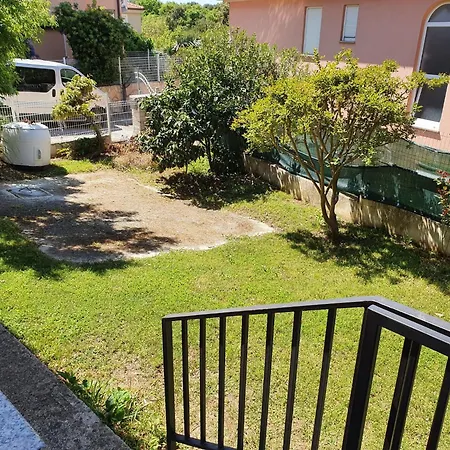 Mit Privater Terrasse By Interhome Banjole