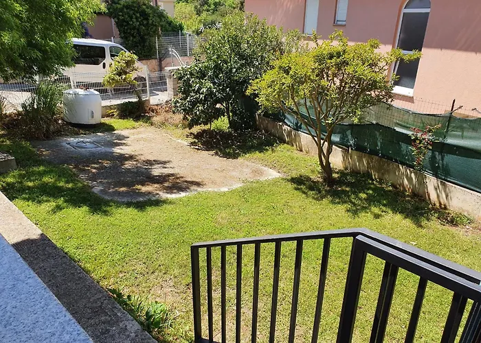 Mit Privater Terrasse By Interhome バニョレ