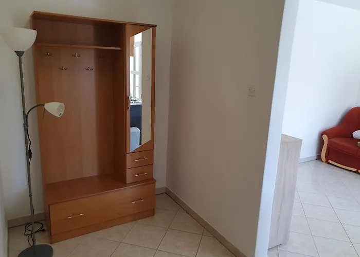 Mit Privater Terrasse By Interhome